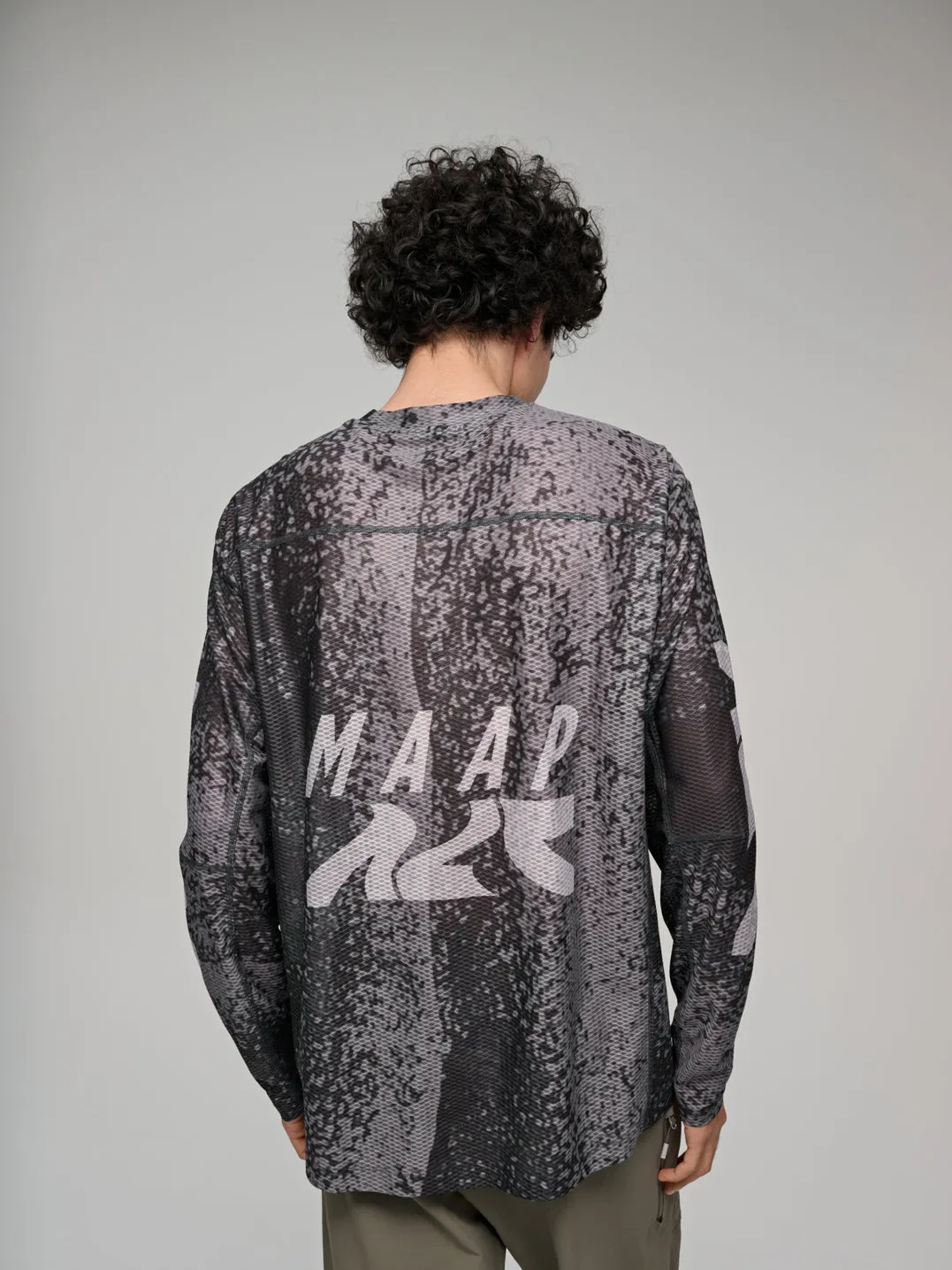 MAAP Alt Road Mesh LS Tee - Silver/Black - Image 3