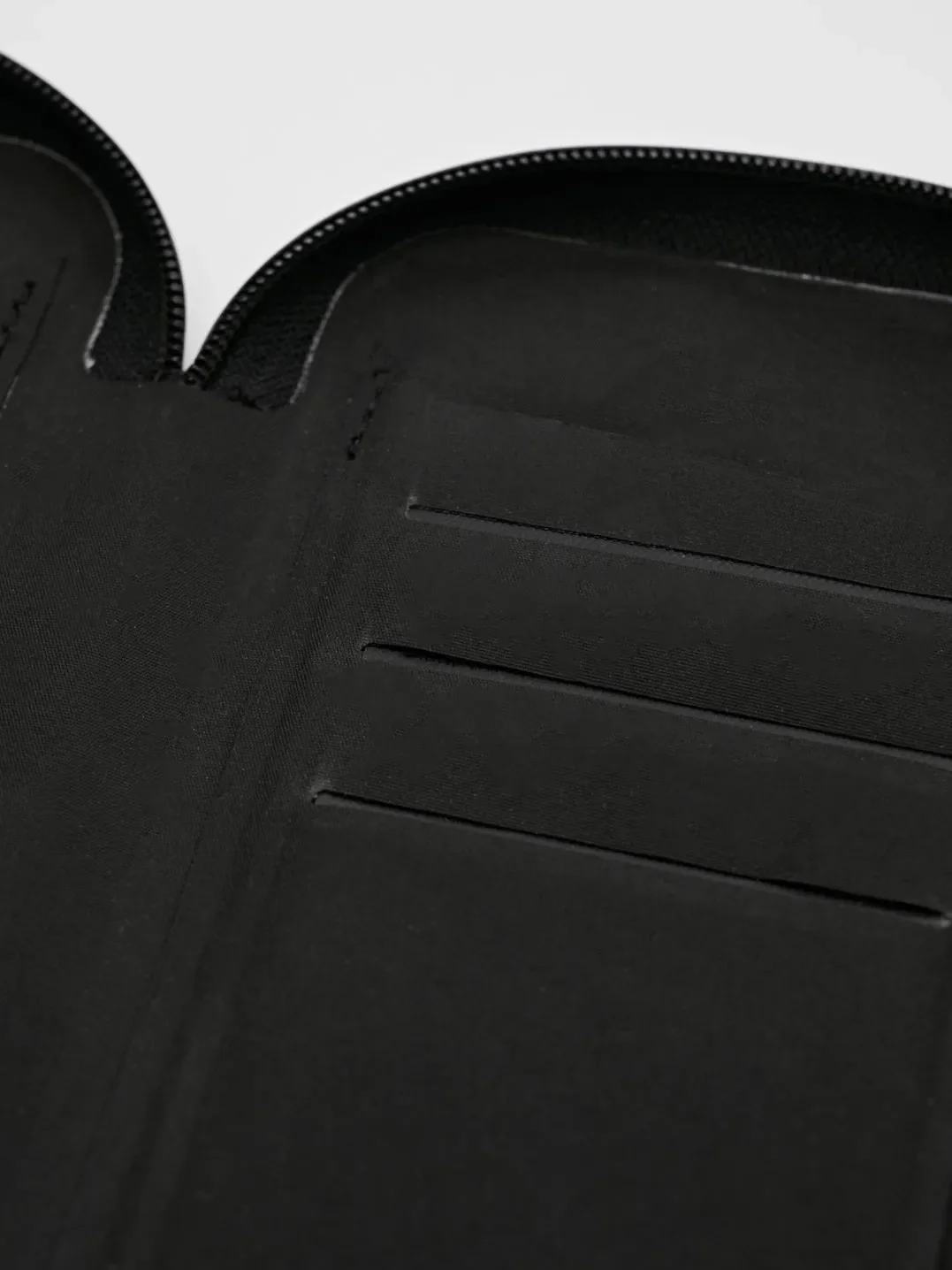 MAAP Shield Waterproof Phone Wallet - Black - Image 5
