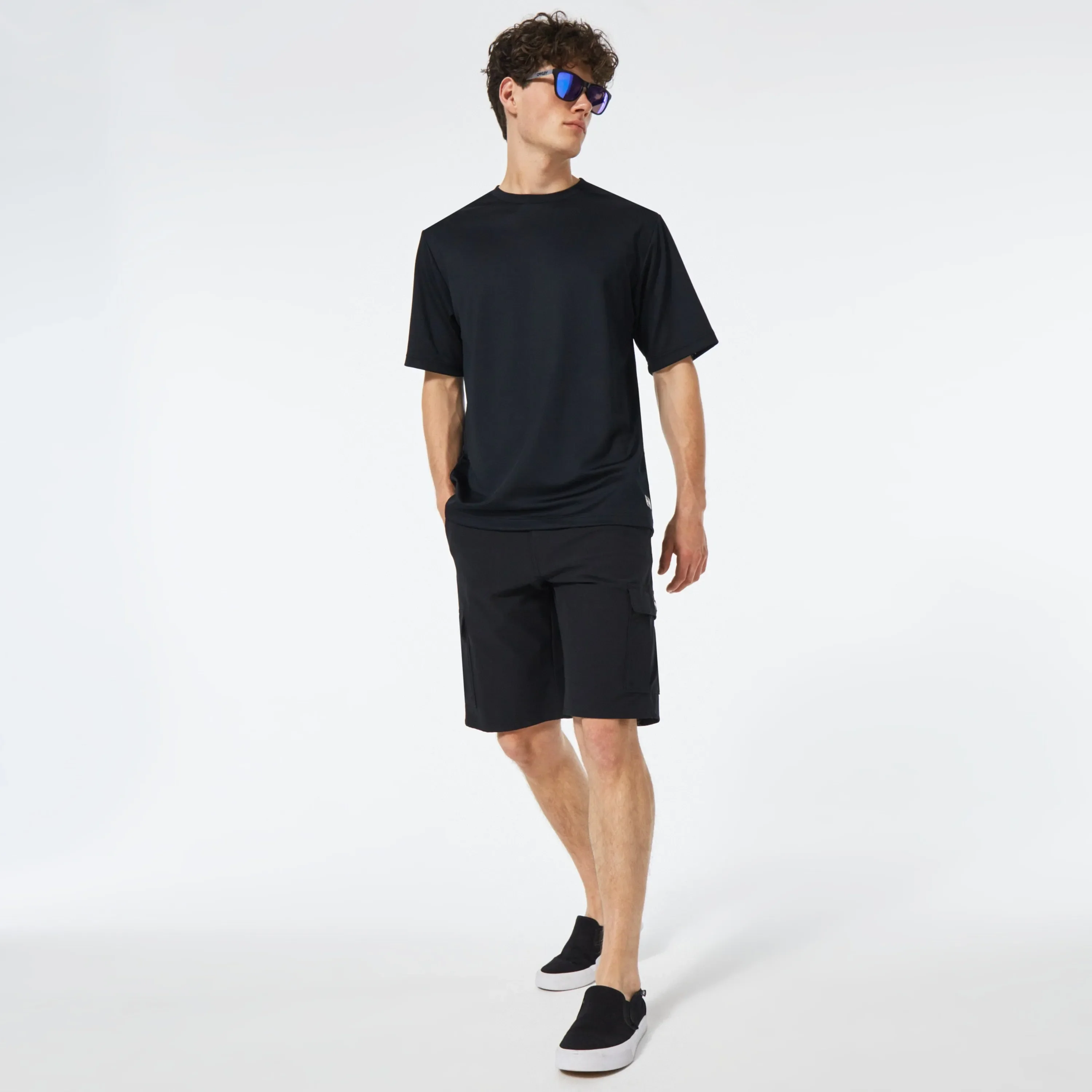 OAKLEY B1B Cargo Hybrid Short - Blackout - Image 5