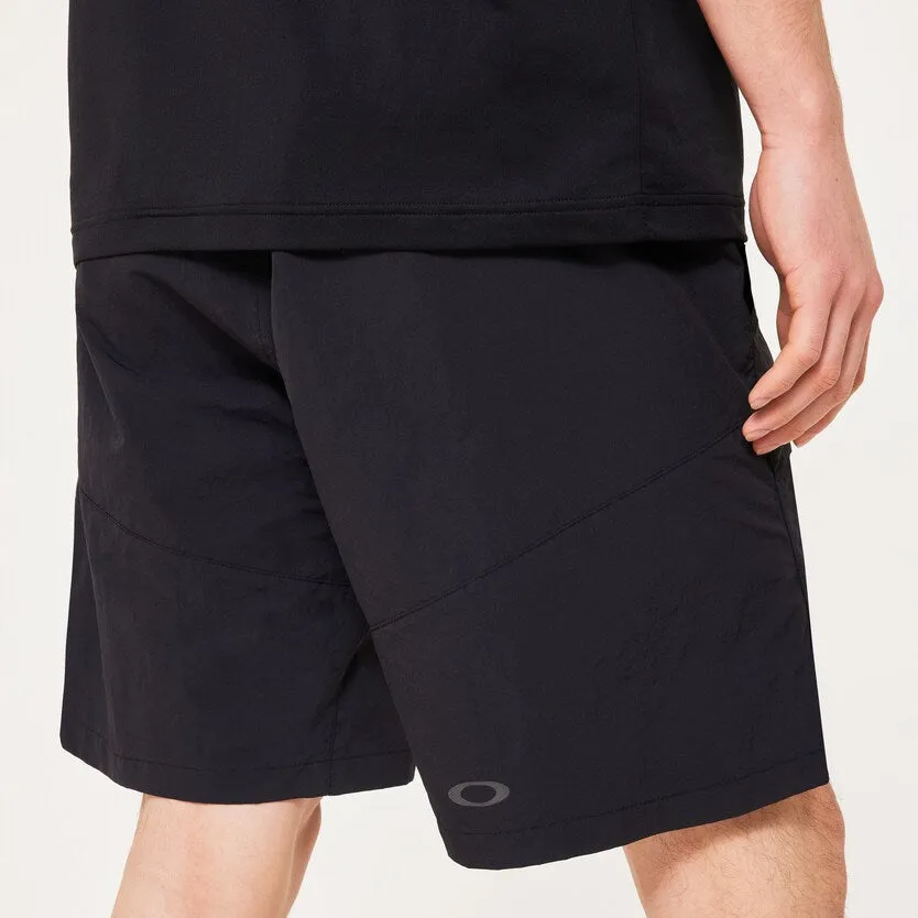 OAKLEY Enhance Allmighty Shorts 8.5Inch - Blackout - Image 6