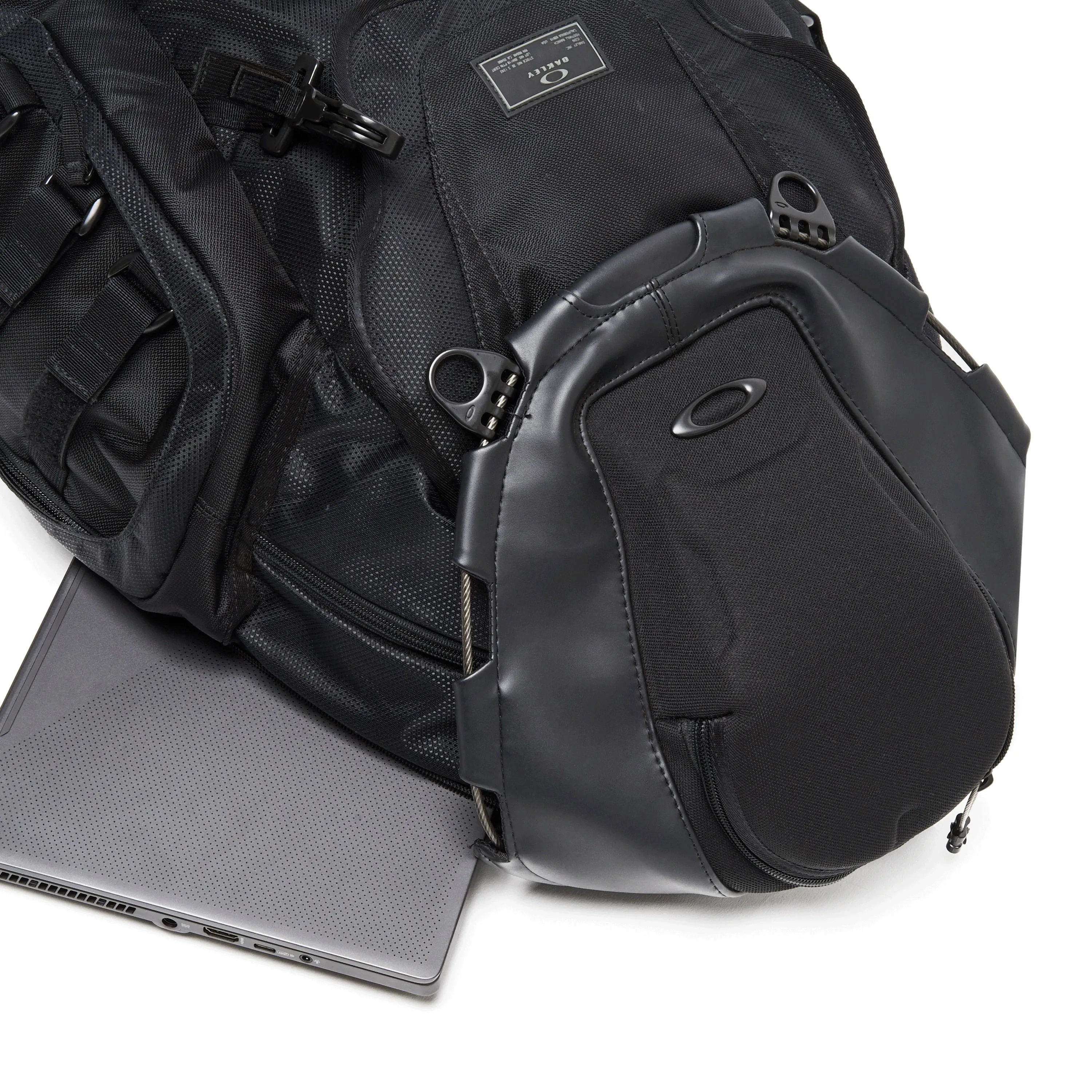 OAKLEY Kitchen Sink Backpack 34L - Stealth Black - Image 4