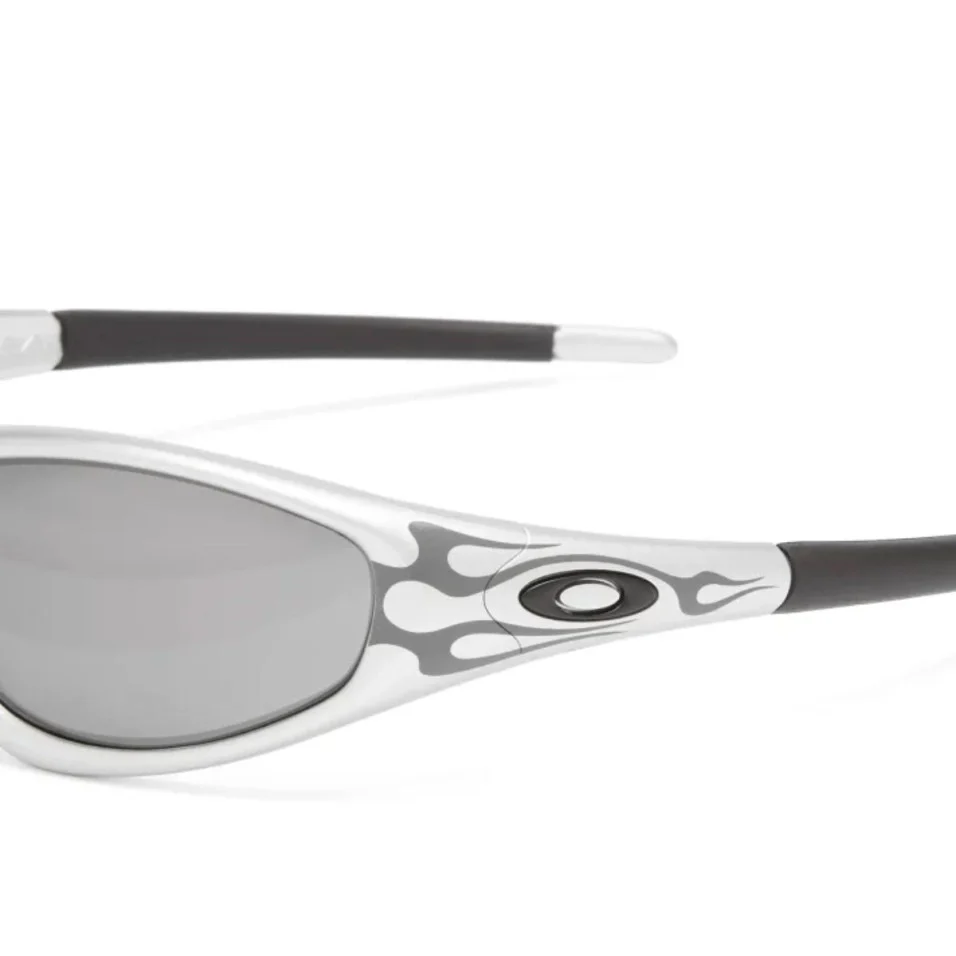 OAKLEY Muzm Straight Jacket 99 Eyewear - Silver/Prizm Black - Image 2