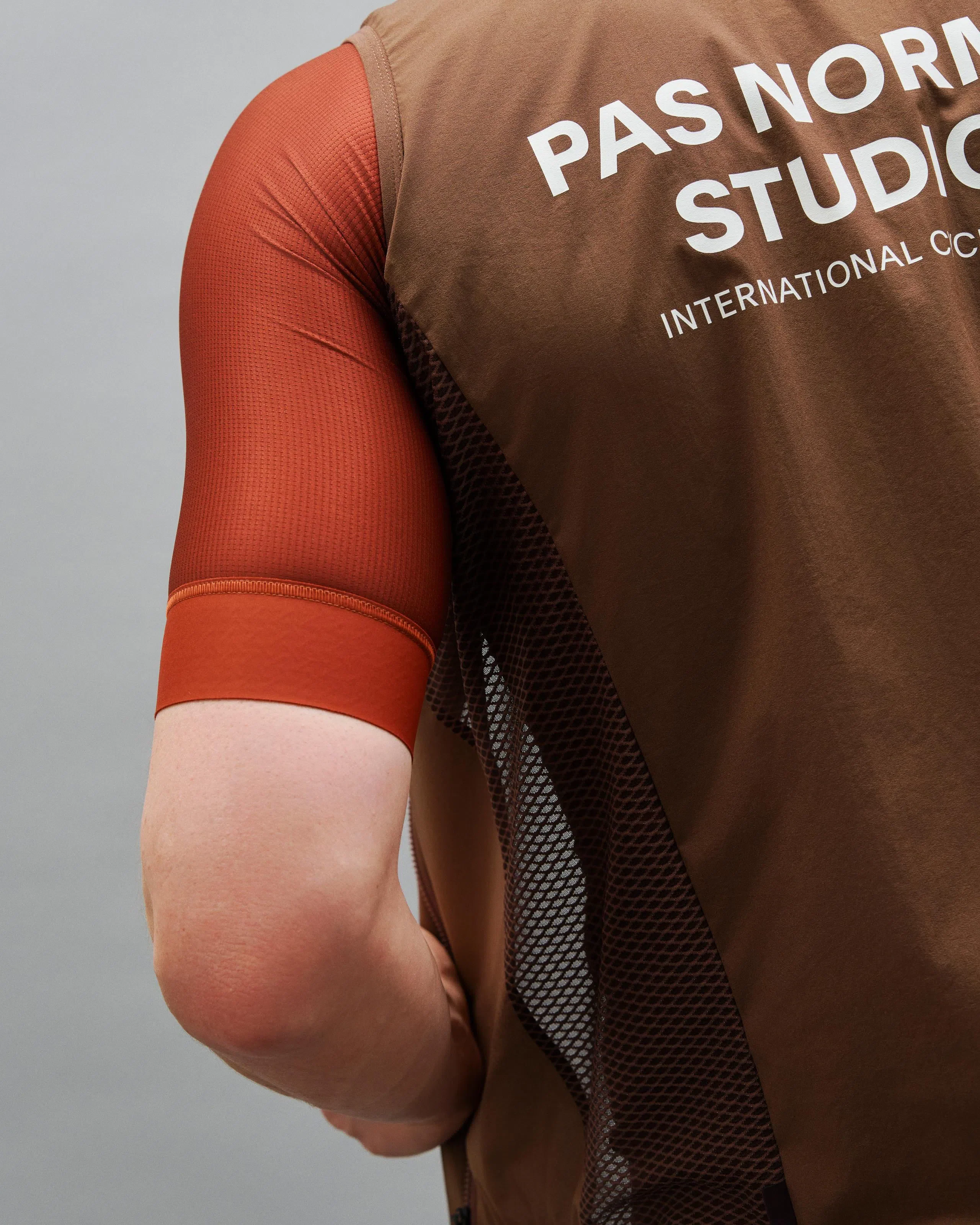 PAS NORMAL STUDIOS  Mechanism Stow Away Gilet - Bronze - Image 3