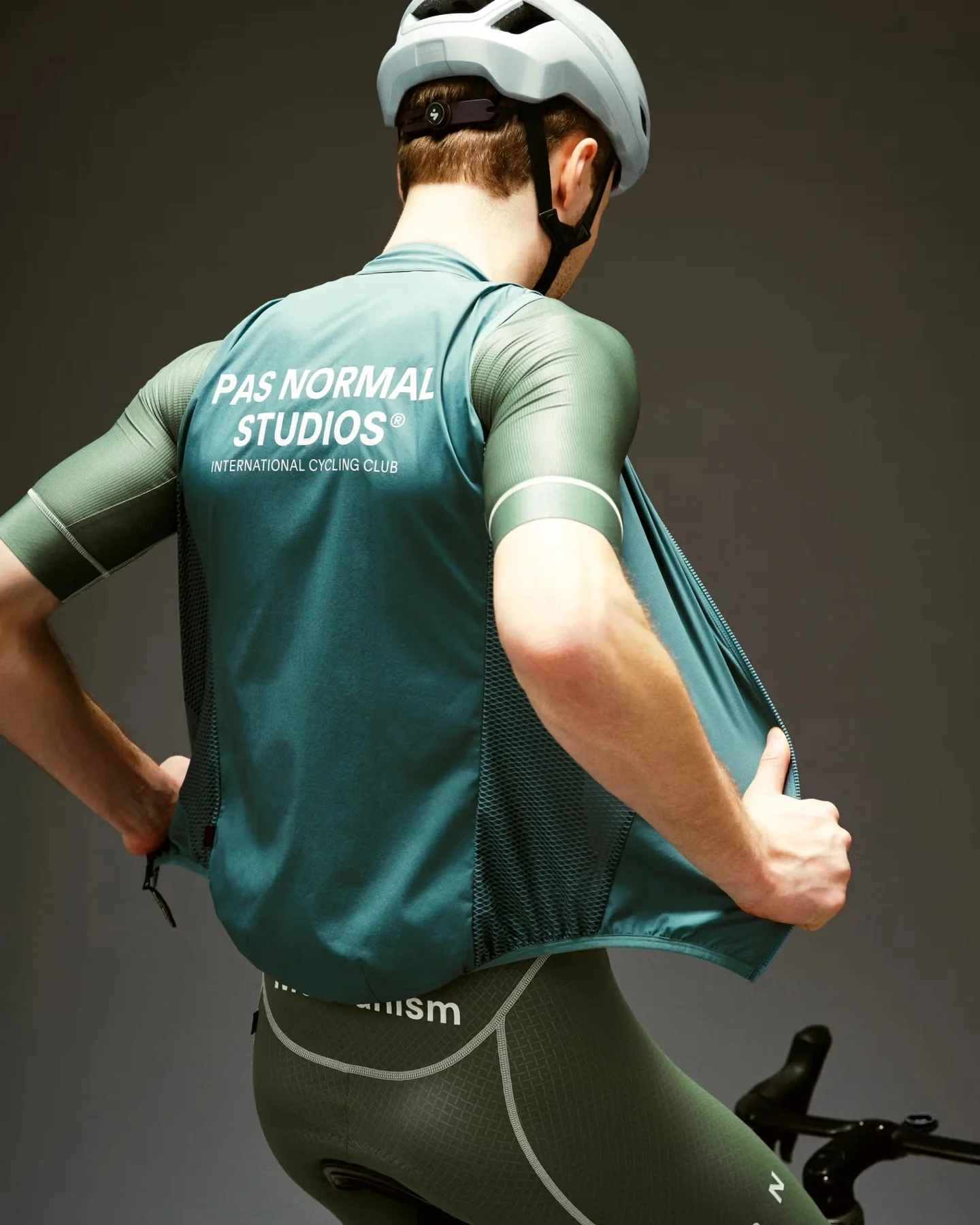 PAS NORMAL STUDIOS Mechanism Stow Away Gilet - Teal - Image 3