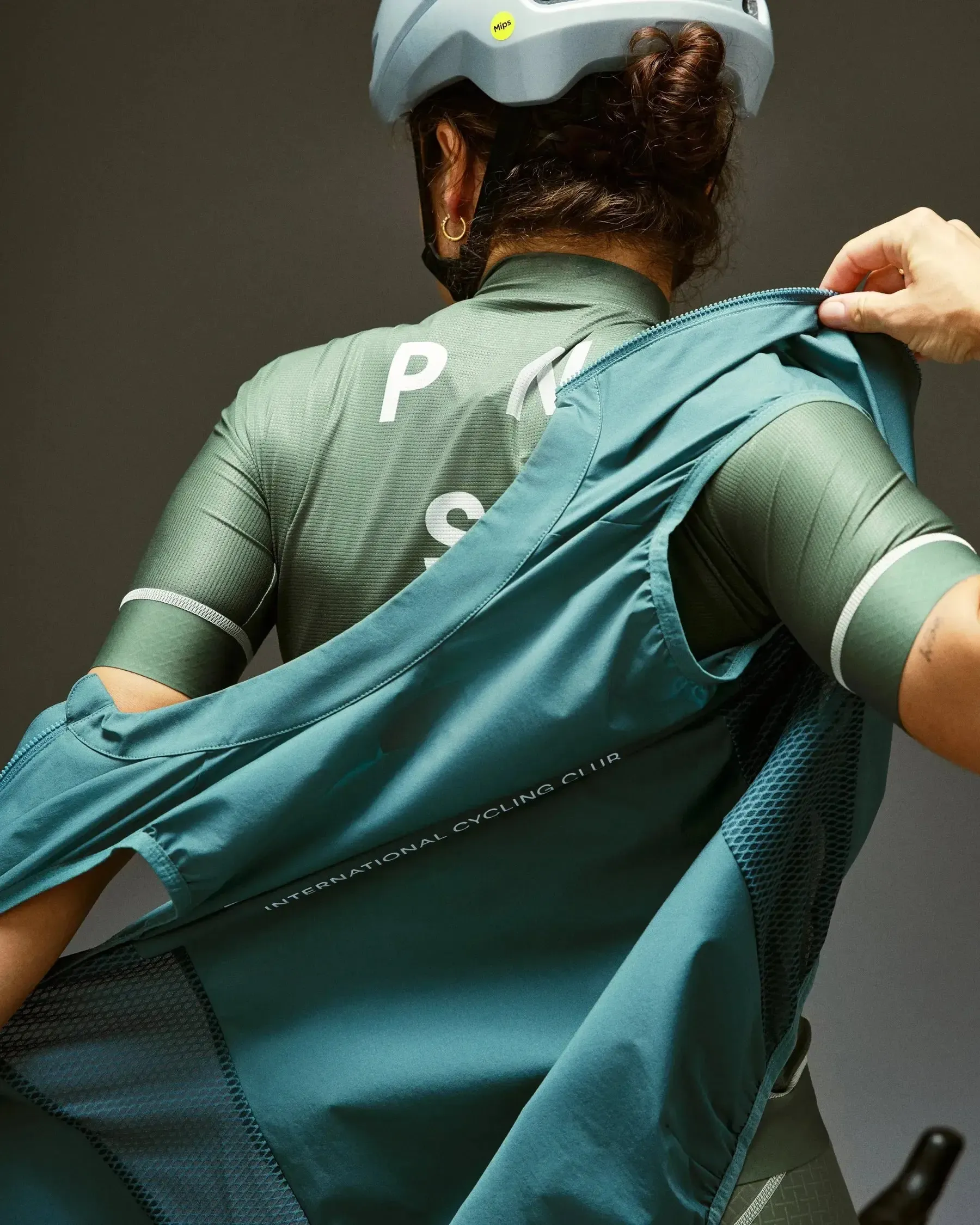 PAS NORMAL STUDIOS Mechanism Women Stow Away Gilet - Grey Teal - Image 4