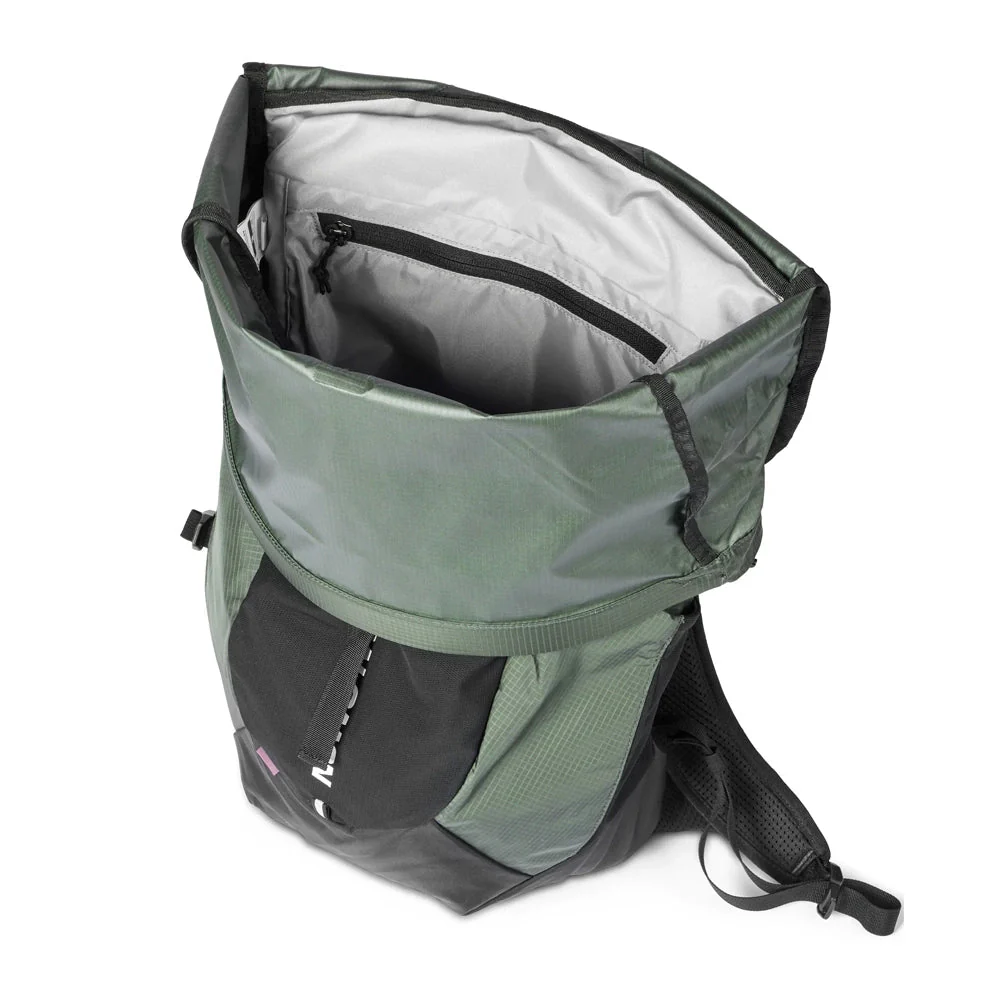 PAS NORMAL STUDIOS x SALOMON ACS Daypack 20L - Black/Green - Image 4
