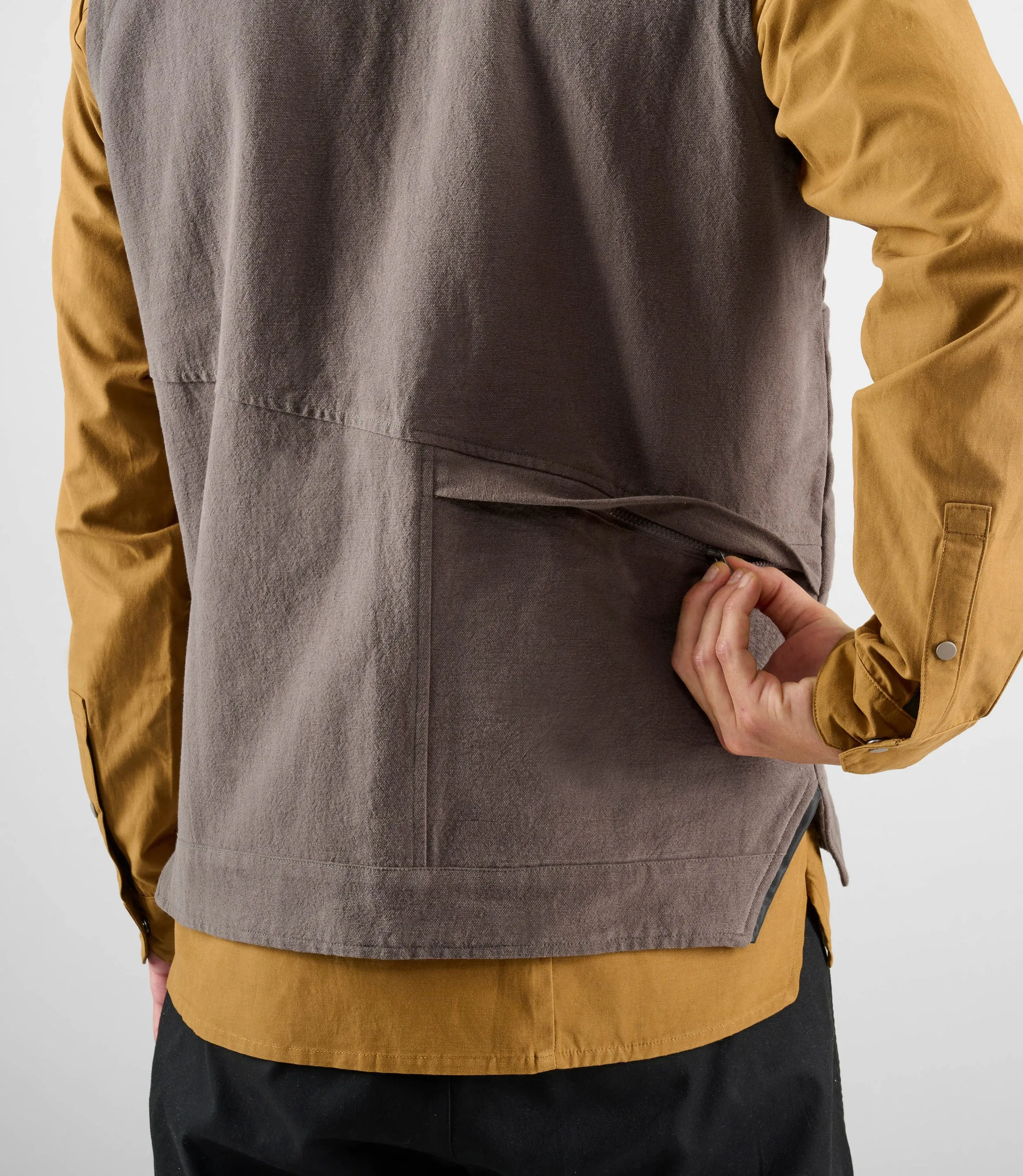PEDALED Lifewear Vest - Black - Image 3
