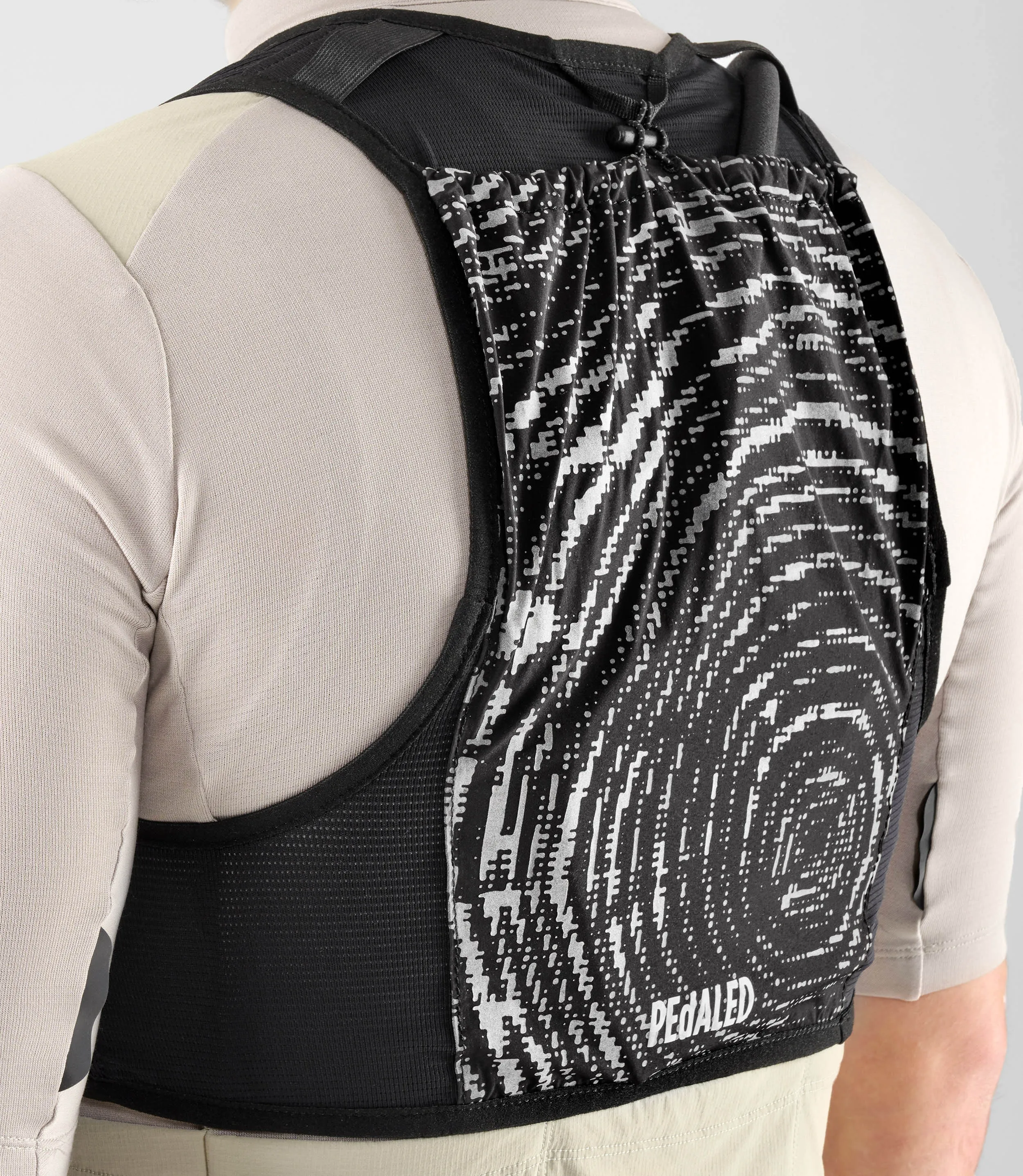 PEDALED Odyssey Hydrovest - Black - Image 10