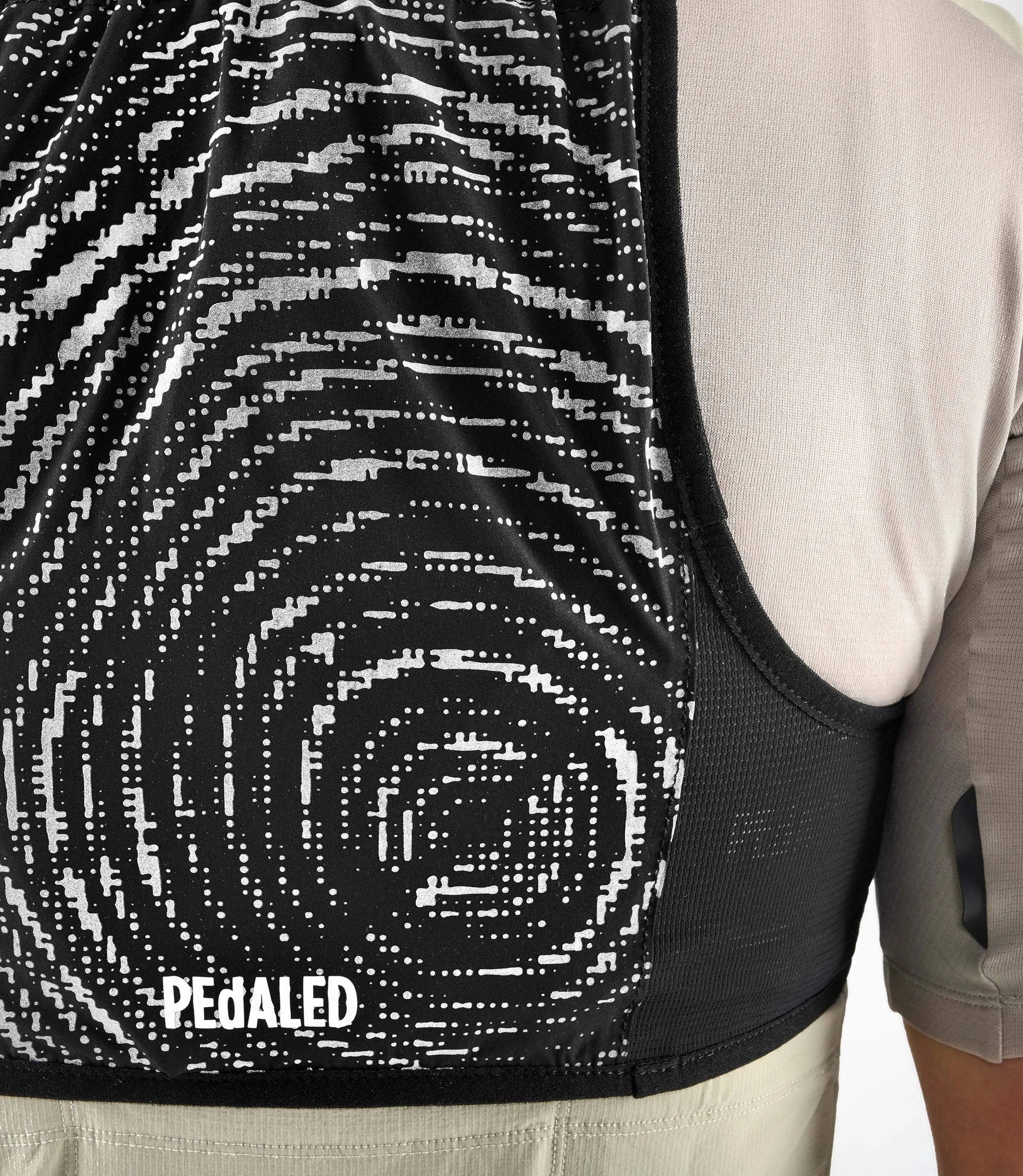 PEDALED Odyssey Hydrovest - Black - Image 7