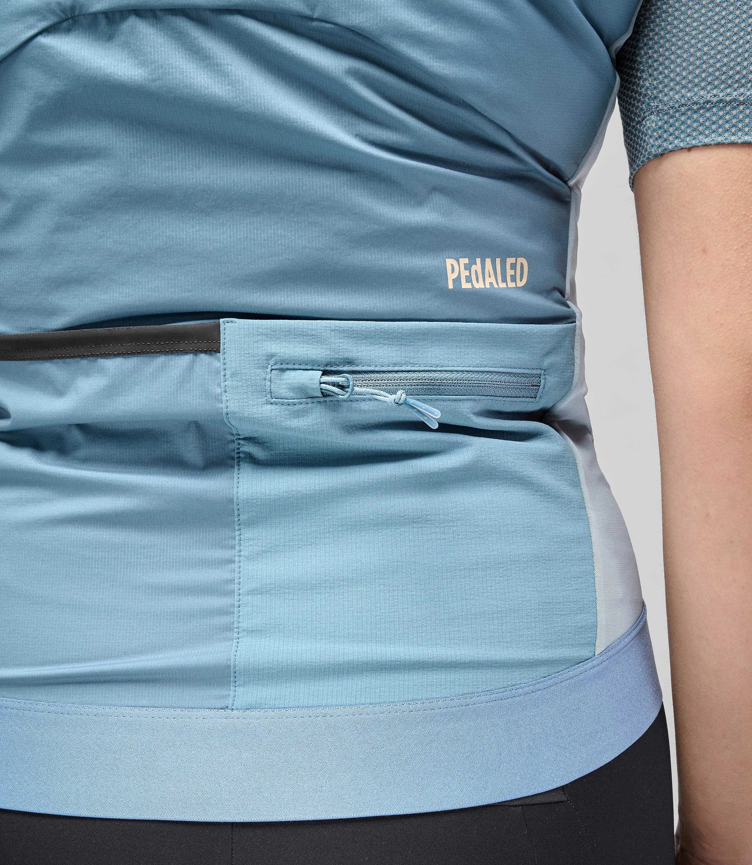 PEDALED Odyssey Insulated Women Vest - Blue - Image 10