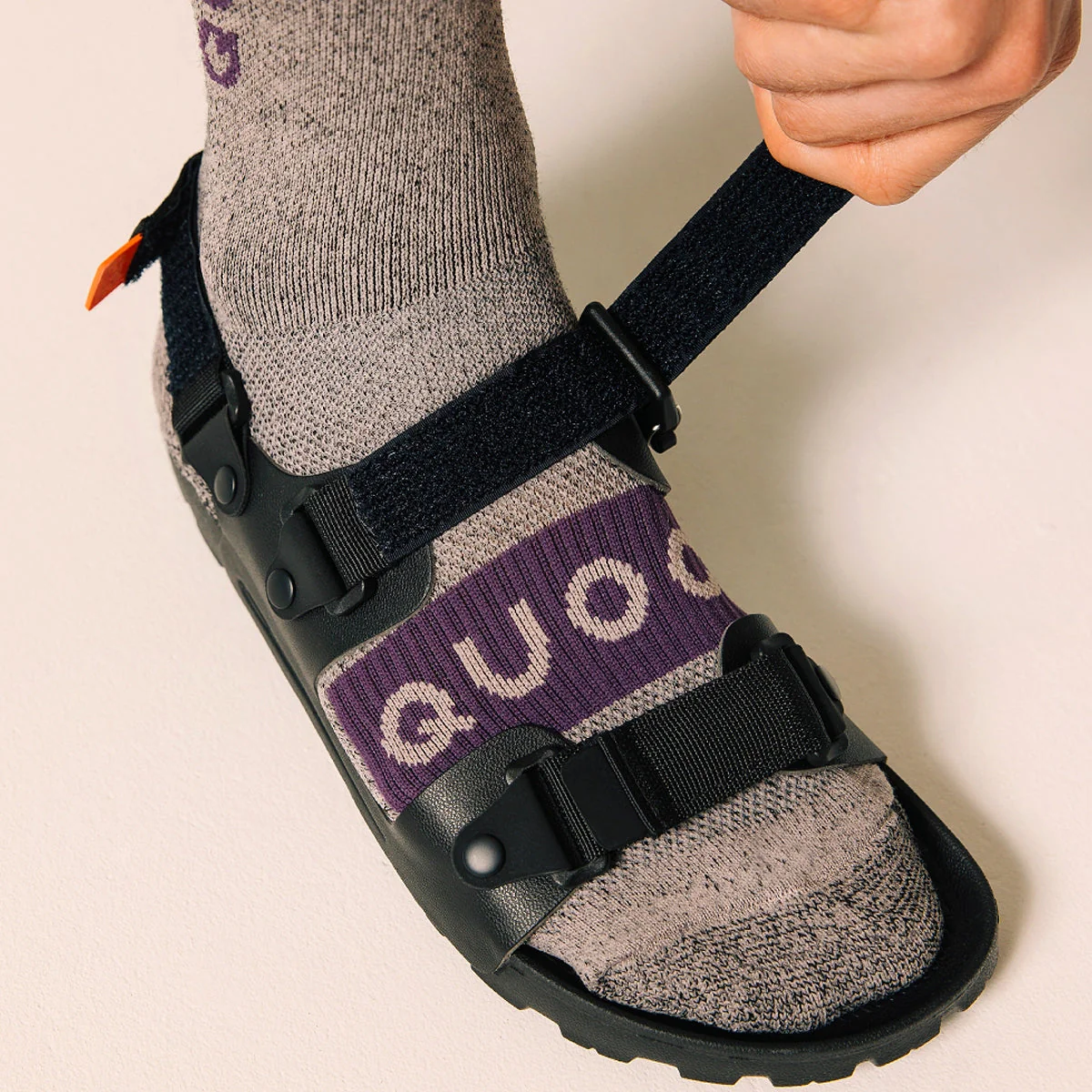 QUOC X RESTRAP SANDAL - BLACK - Image 6