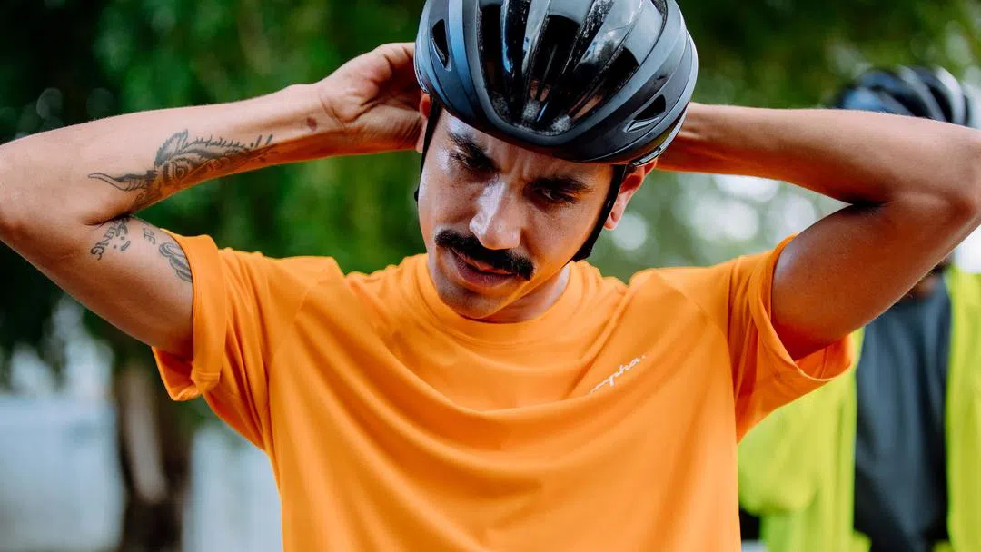 RAPHA Commuter Reflective TShirt - Dark Yellow - Image 10