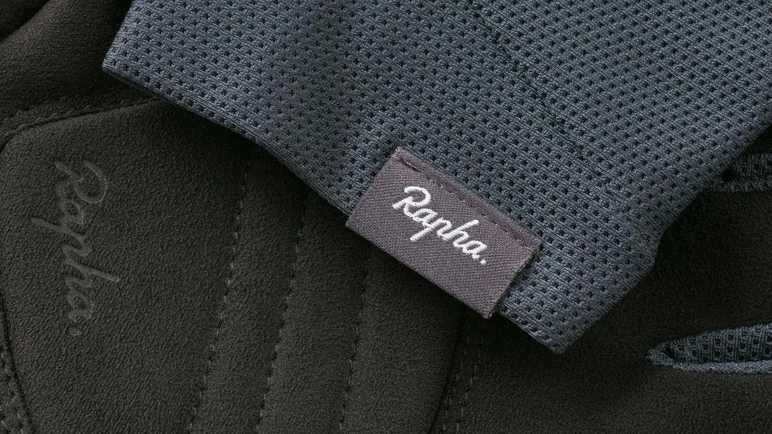 RAPHA Explore Gloves - Black - Image 3