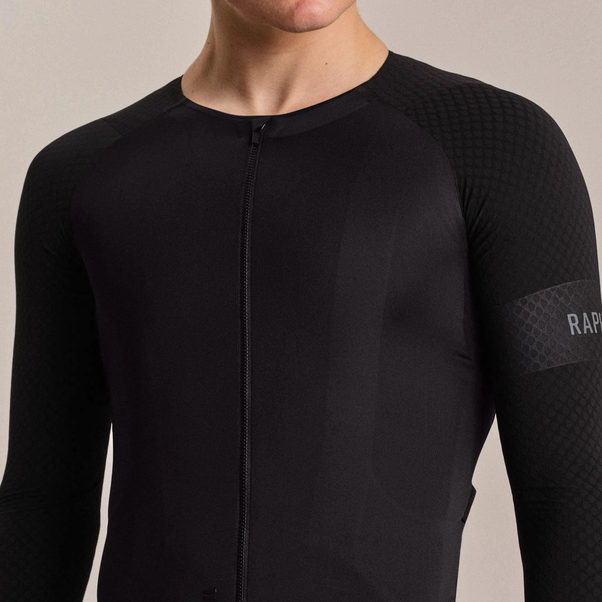 RAPHA Men's Pro Team Long Sleeve Aero Jersey - Black/Black - Próxima Reposición de Existencias - Image 3