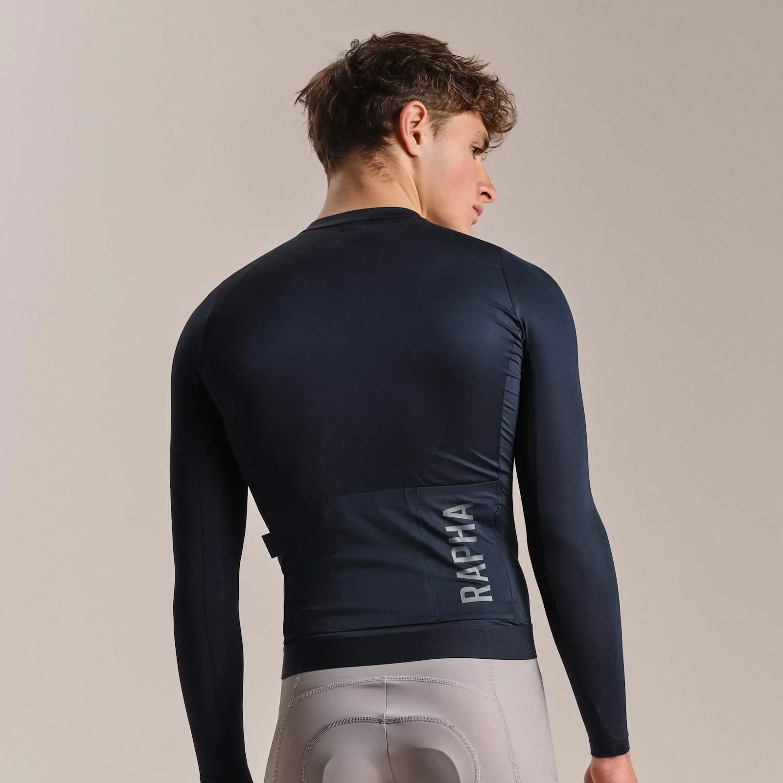 RAPHA Pro Team Long Sleeve Lightweight Jersey III - CAI Carbon/Dark Grey - Image 4