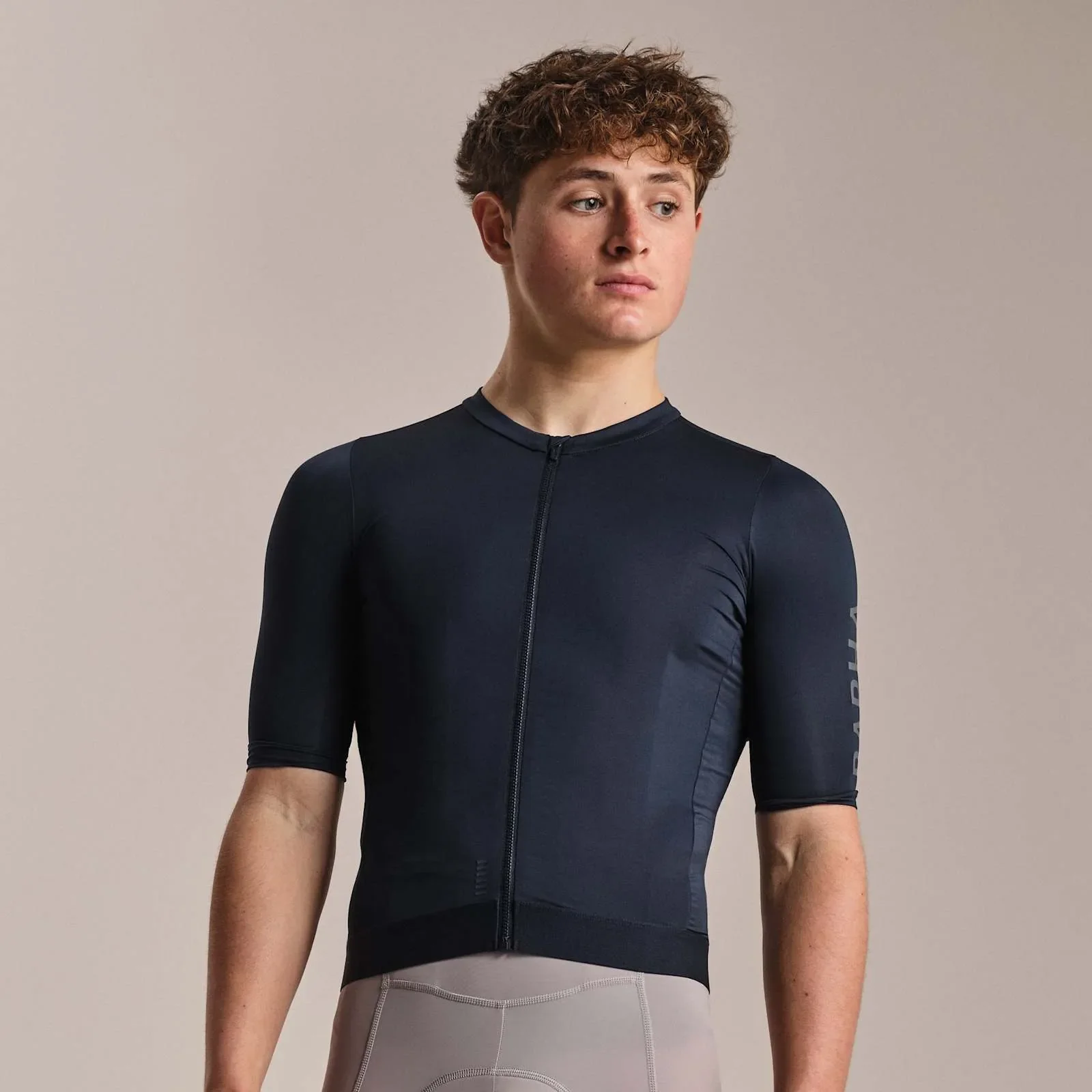 RAPHA  Men's Pro Team Training Jersey III - Carbon/Dark Grey - Image 3