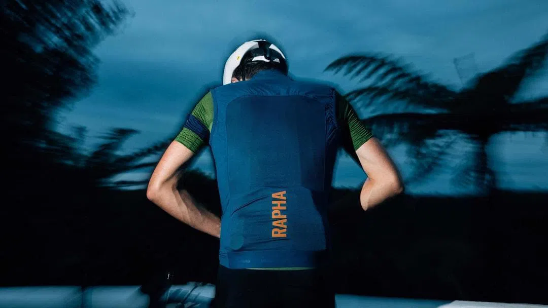 RAPHA Pro Team Lightweight Gilet - SBA Light Blue - Image 4