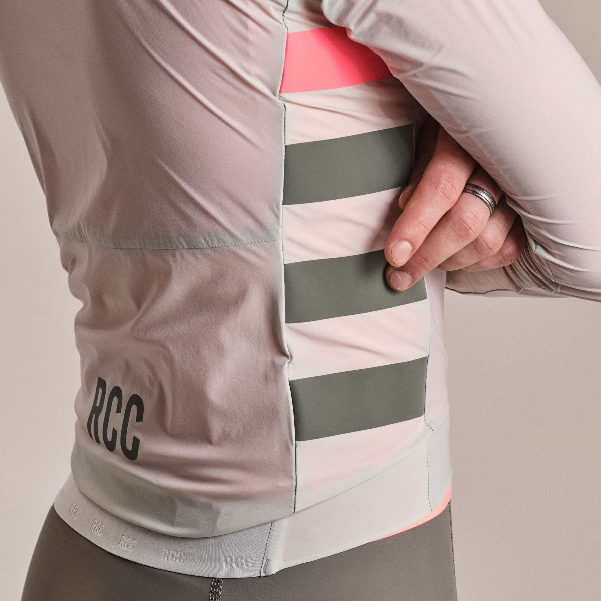 RAPHA RCC Pro Team Lightweight Wind Jacket - GSK Grey/Smoke - Image 4