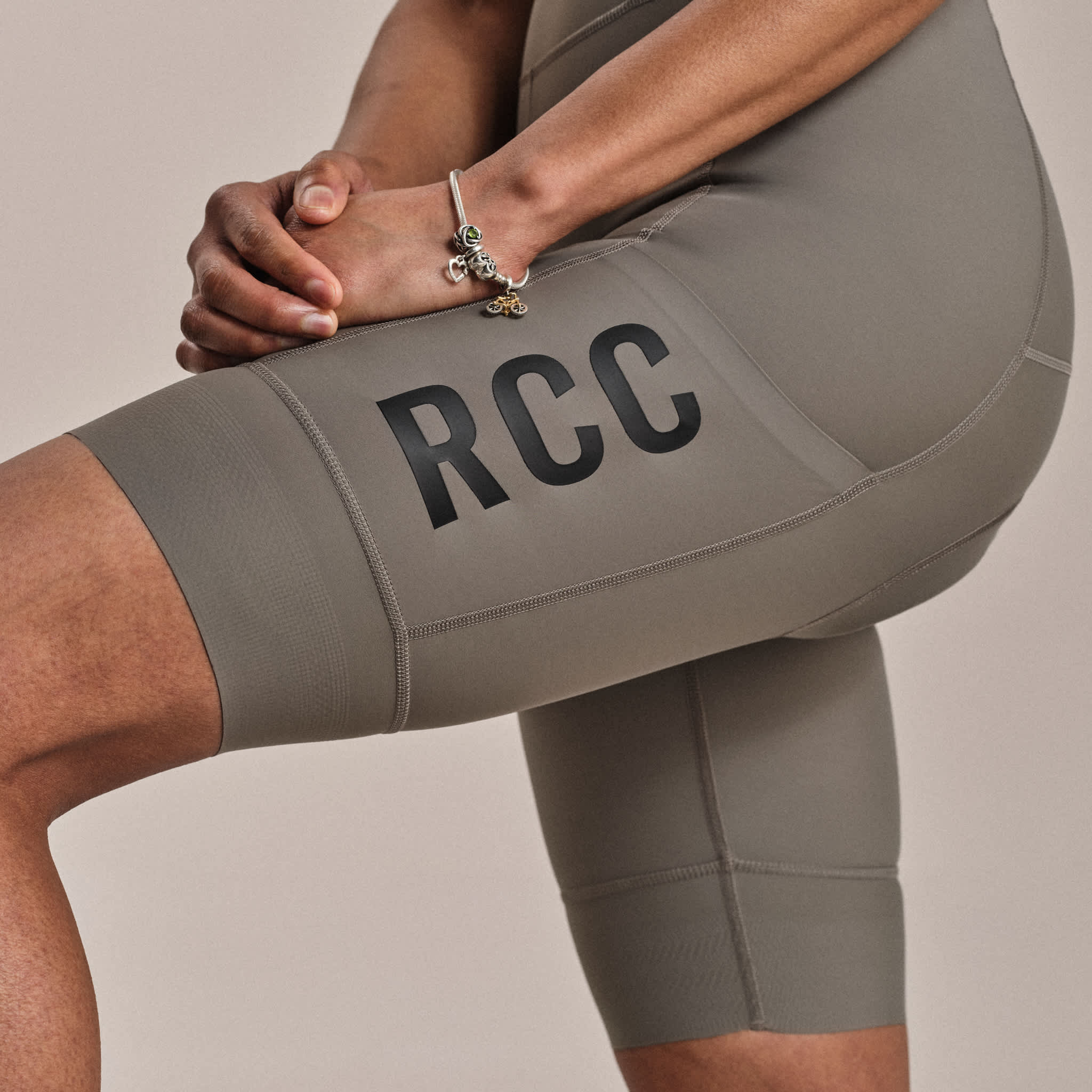 RAPHA RCC Pro Team Women Cargo Bib Shorts - Smoke/White - Image 3