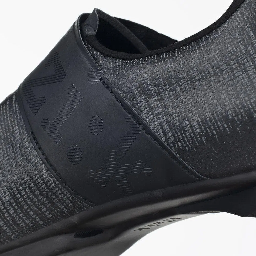 FIZIK Road Cycling Shoes R1 Vento Infinito Knit Carbon 2 - Black/Black - Image 4