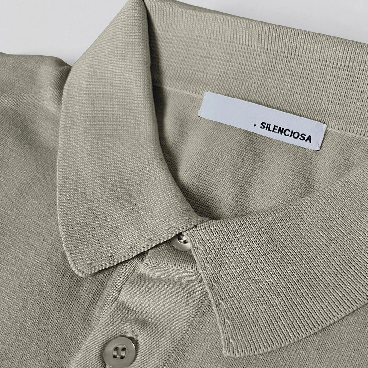 SILENCIOSA Light Polo - Khaki - Image 3