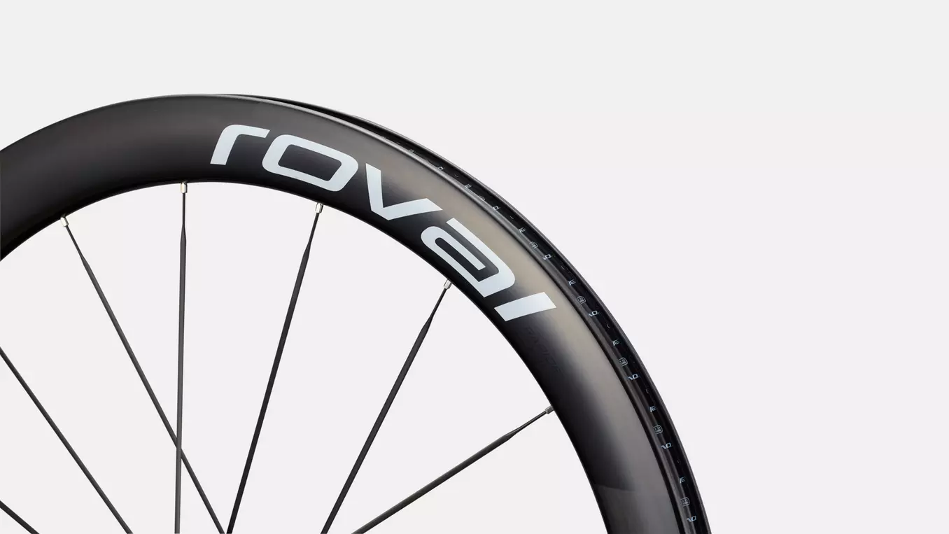 SPECIALIZED Roval Rapide CLX III Carbon Wheelset - Gloss Carbon/gloss White - Image 3