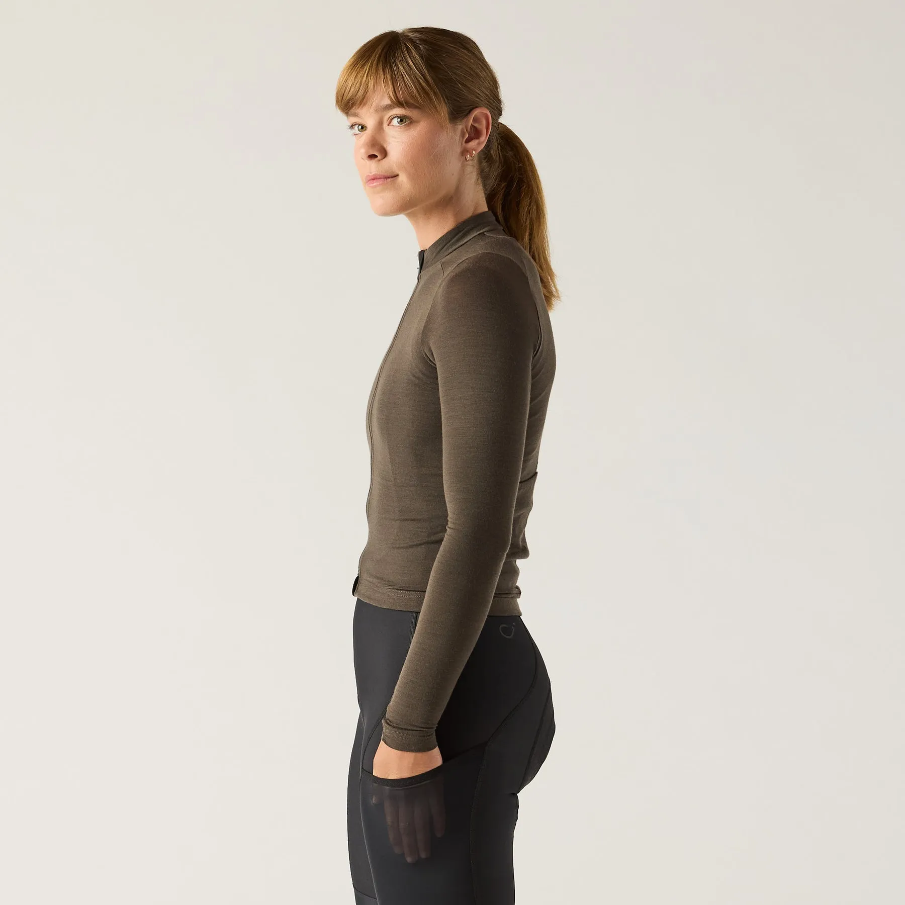 VELOCIO Luxe Merino Women Long Sleeve Jersey - Black Olive - Image 3