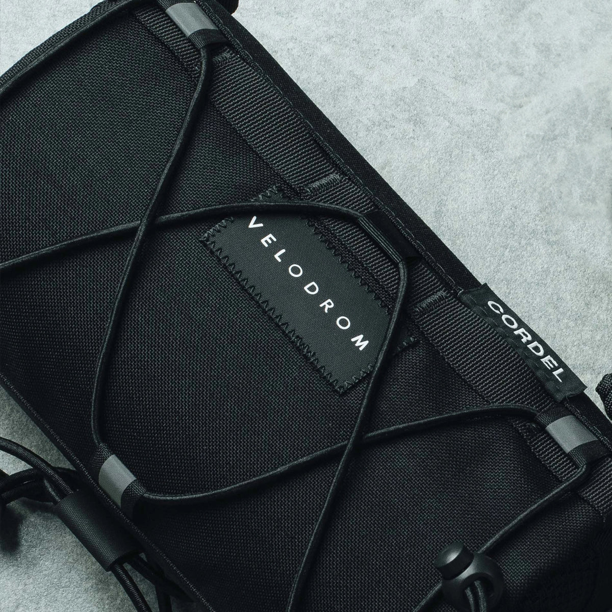VELODROM by Cordel Durum Handlebar Bag - Classic Graphic Black - Image 3