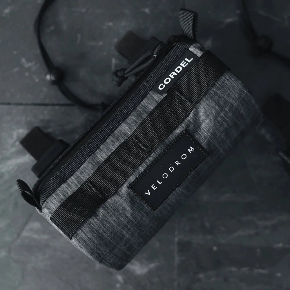 VELODROM by Cordel Durum Mini Handlebar Bag - Classic Graphic Grey Metallic - Image 3