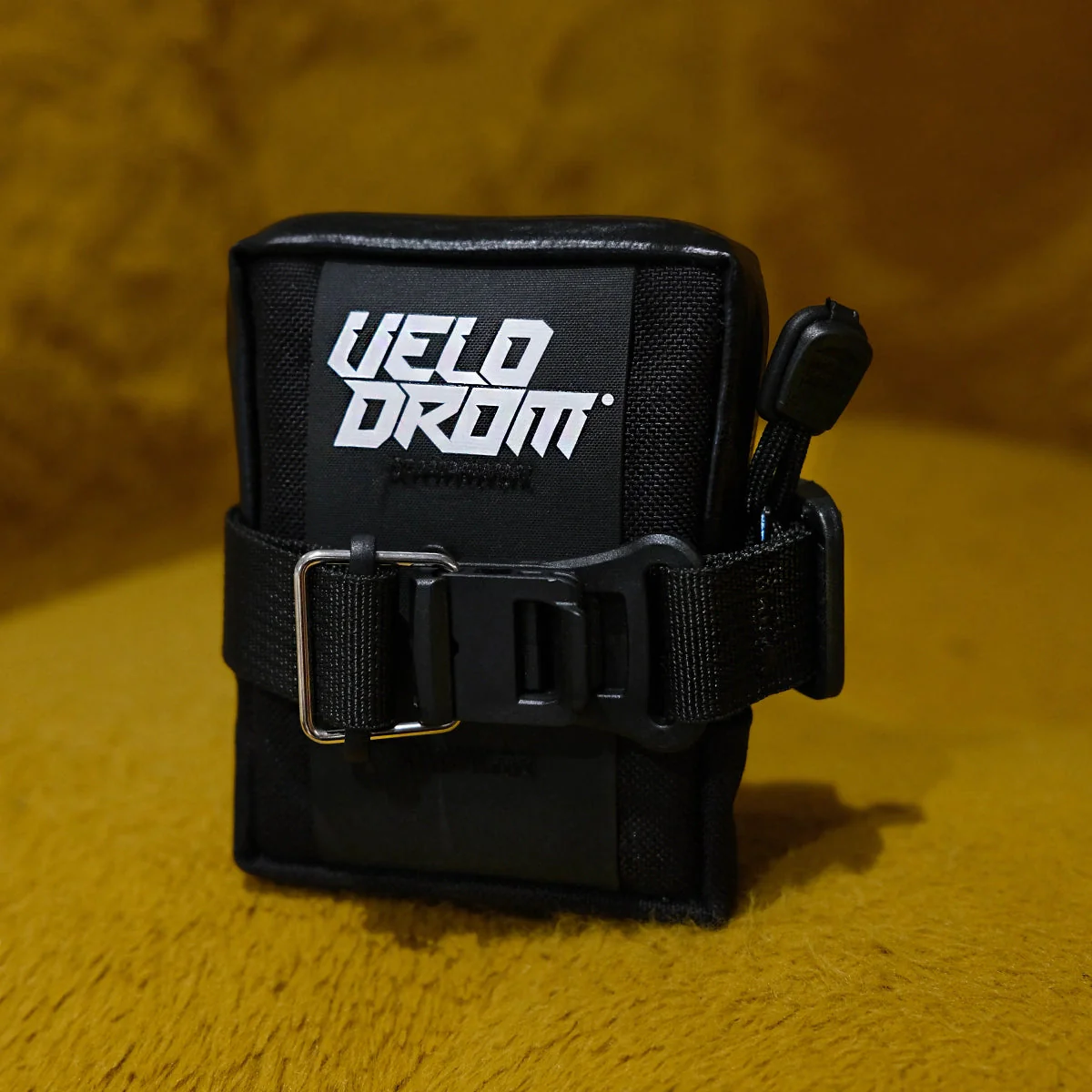 VELODROM RaceDay by Cordel Compact Road Saddle Bag - Black/White Graphic - Image 5