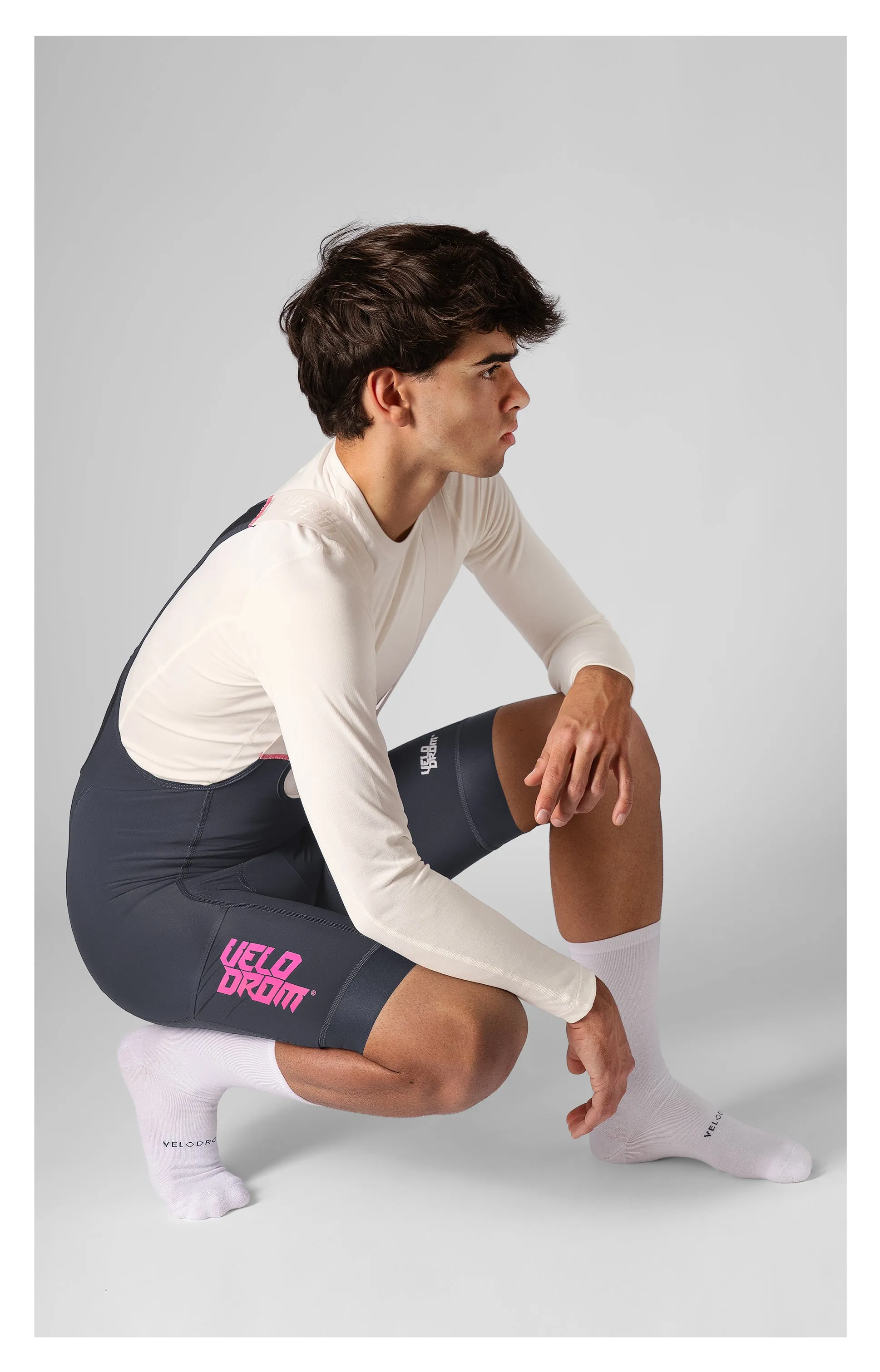VELODROM Raceday 3.0 Cargo Bib Shorts - Grey/Pink - Image 4