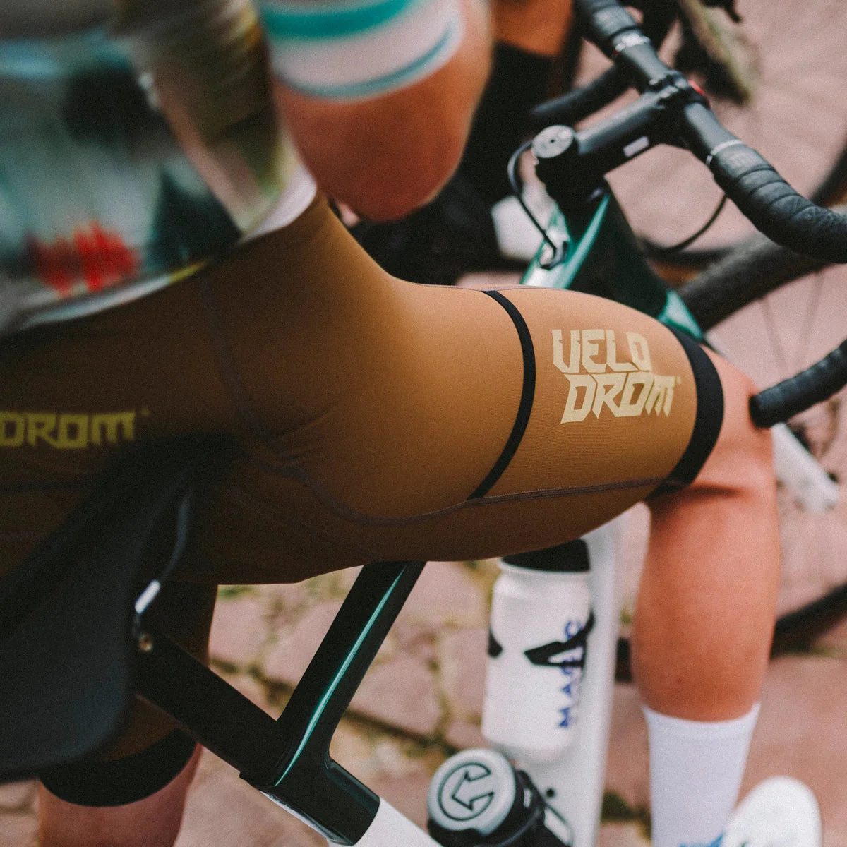 VELODROM RaceDay Cargo Bib Shorts 2.0 - Coffee - Image 5