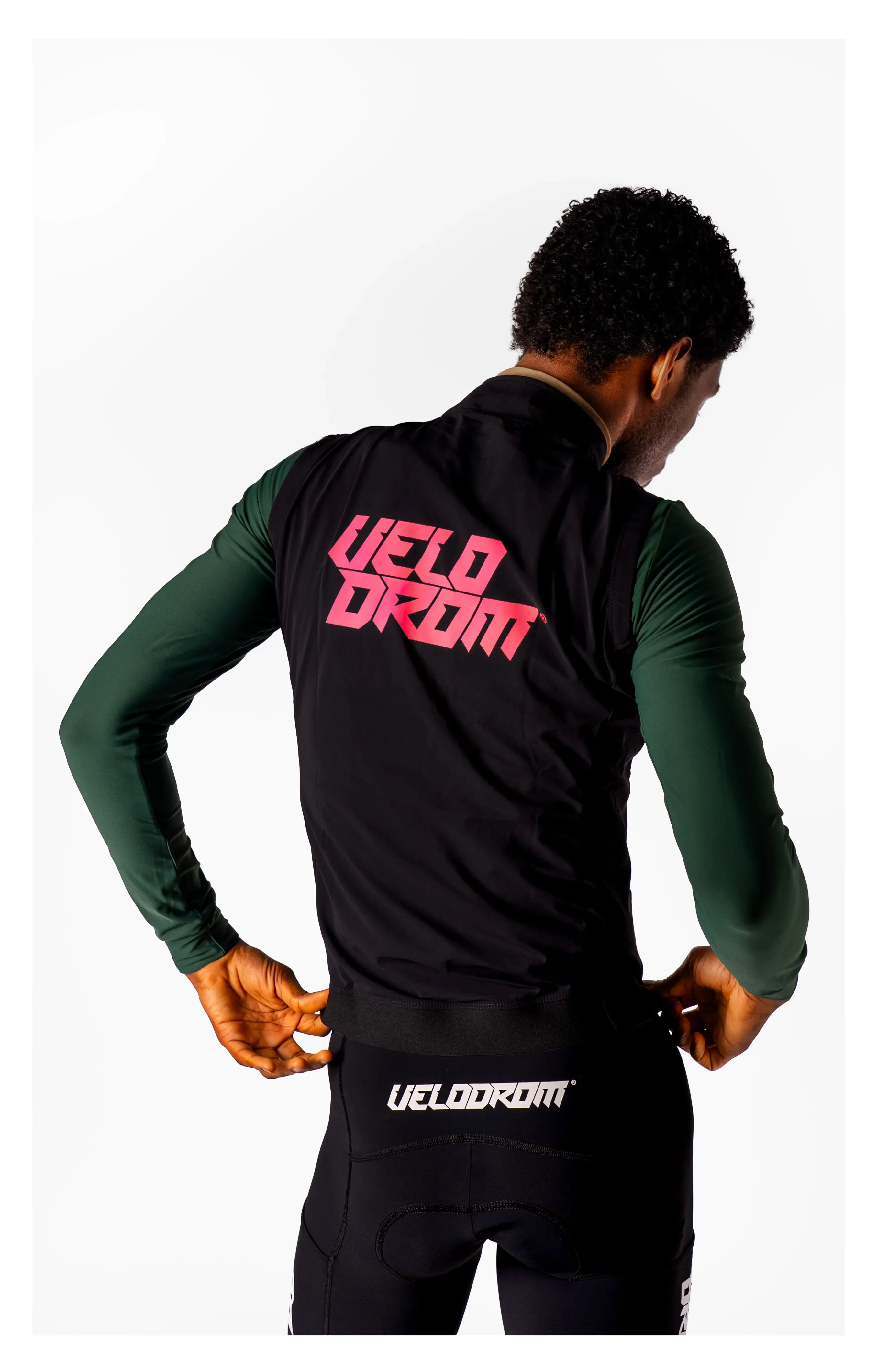 VELODROM RaceDay Light Gilet 3.0  - Black/Fade Pink - Image 2