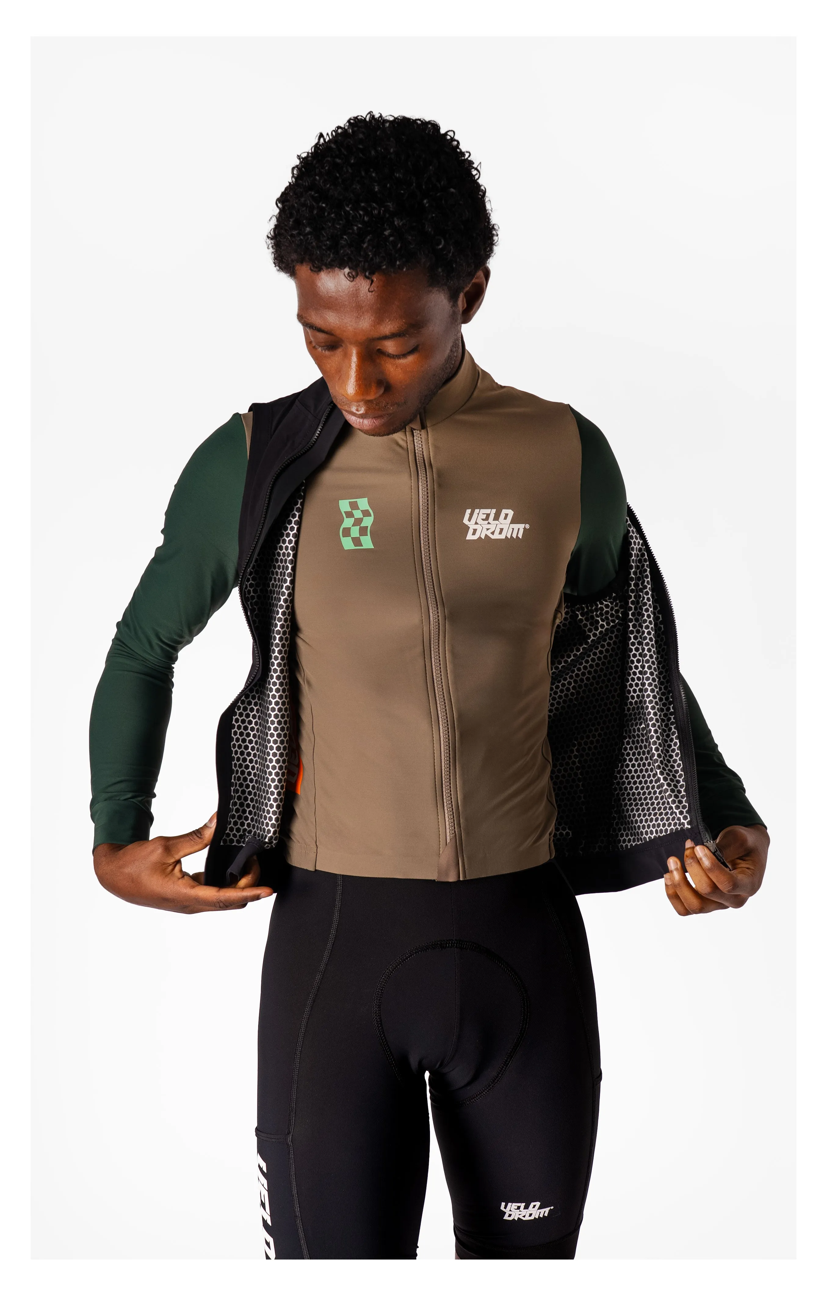 VELODROM RaceDay Light Gilet 3.0  - Black/Fade Pink - Image 5