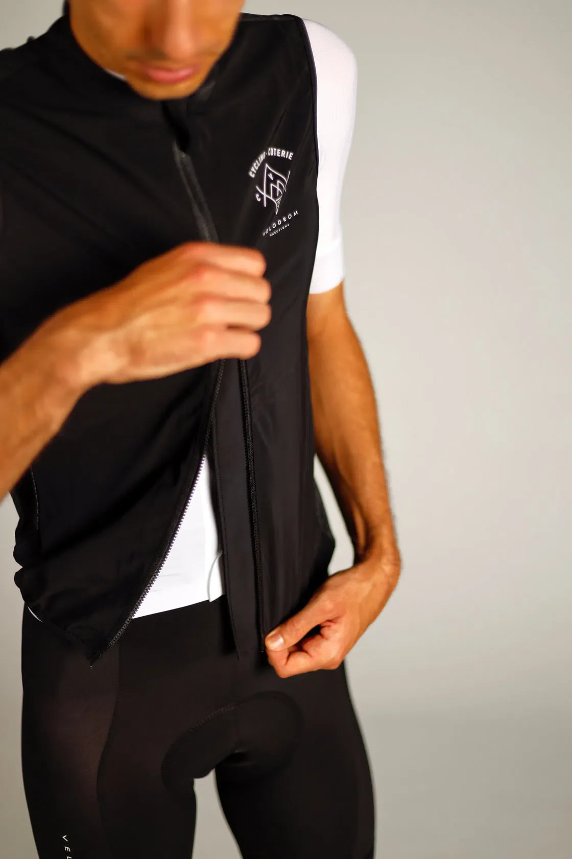 VELODROM VCC Drifter Gilet - Deep Black - Image 6