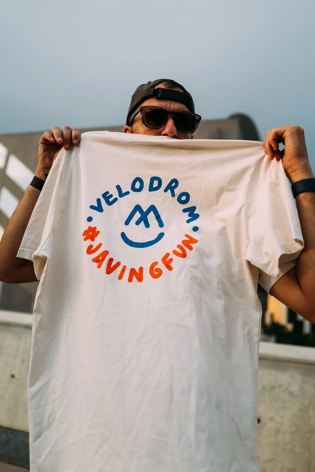 VELODROM VCC Javingfun Casual Tshirt - Cream/Red/Blue - Image 6