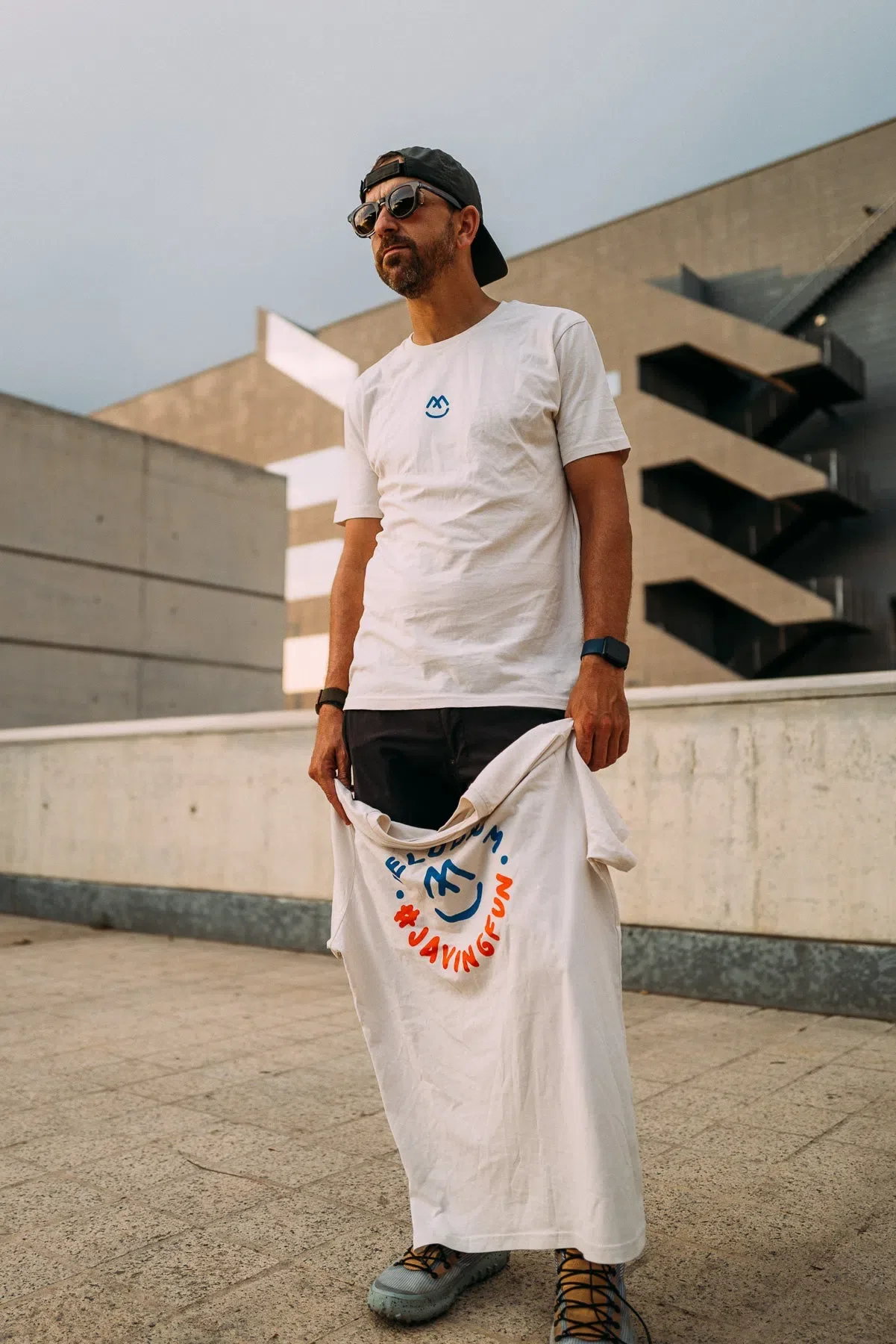 VELODROM VCC Javingfun Casual Tshirt - Cream/Red/Blue - Image 7